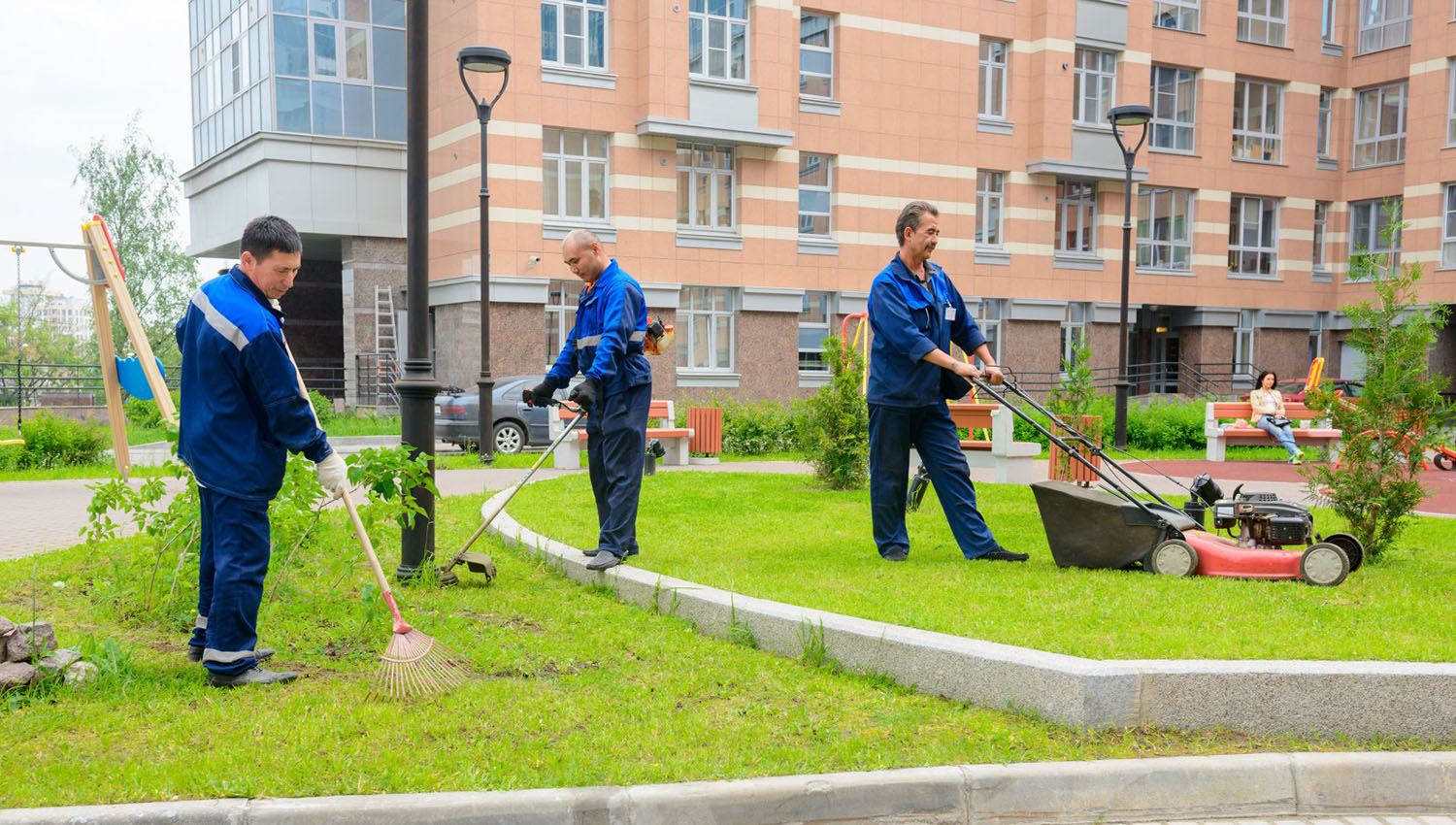 Уборка территории от мусора в Казани!⚡ Работы по уборке придомовой  территории